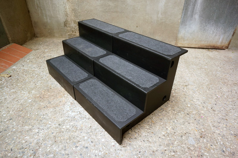 escalera 3 pelda_os.madera 51x60x66 (24eu.) 2u